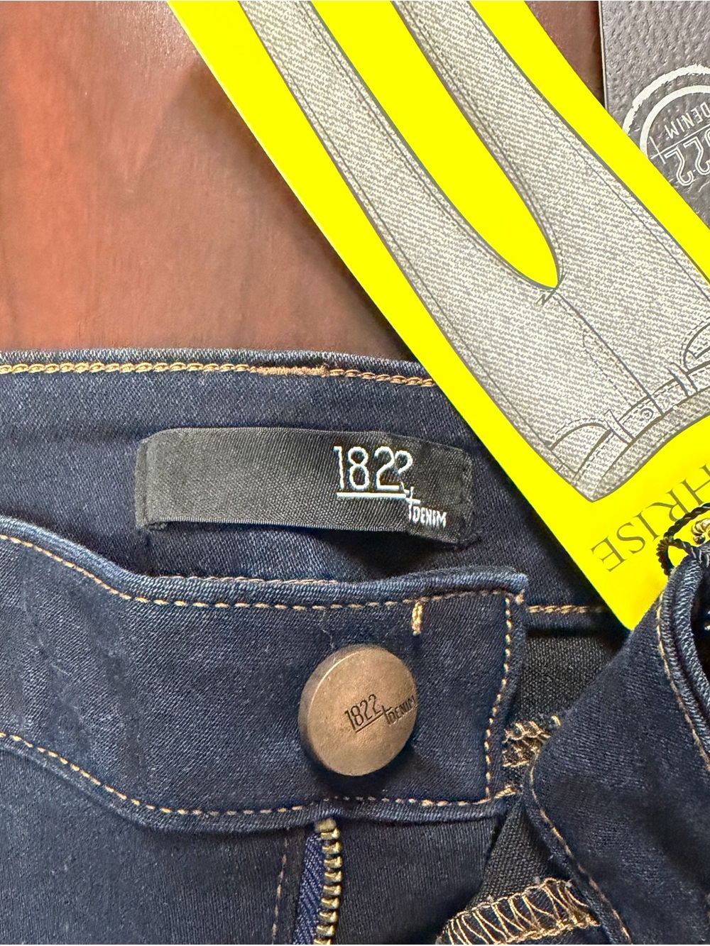 1822 Denim Women's Wide-Leg Jeans in Dark Blue - Picture 3 of 5